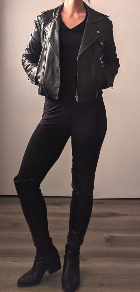 Dress in Black to Avoid Sweat Marks Show on Clothes