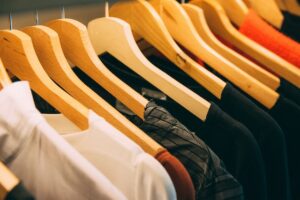 Read more about the article How to pick the right fits and cuts for your clothes when you sweat?
