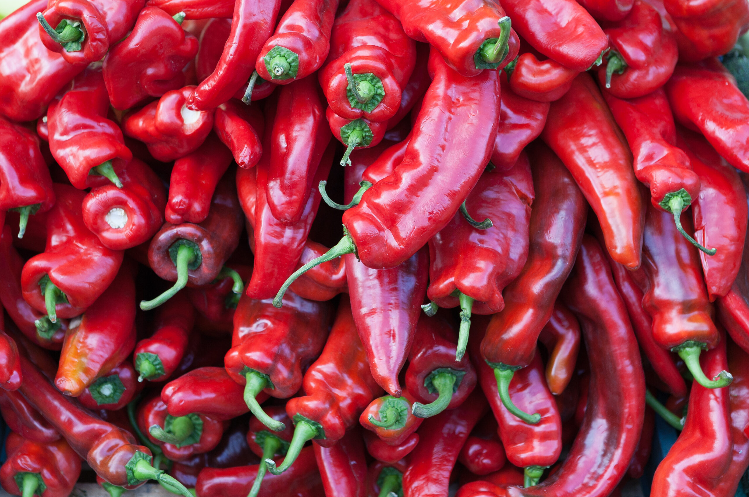 Fresh red chili peppers, a common hyperhidrosis food trigger